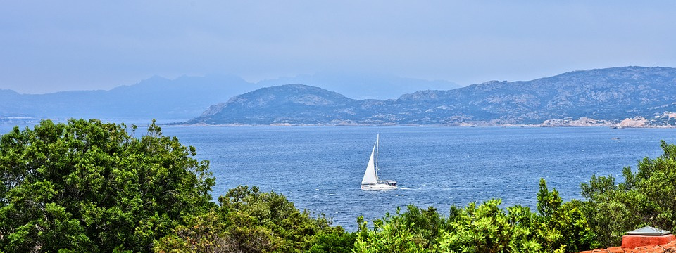 Roundtrip flight Montreal - Sardinia for $771