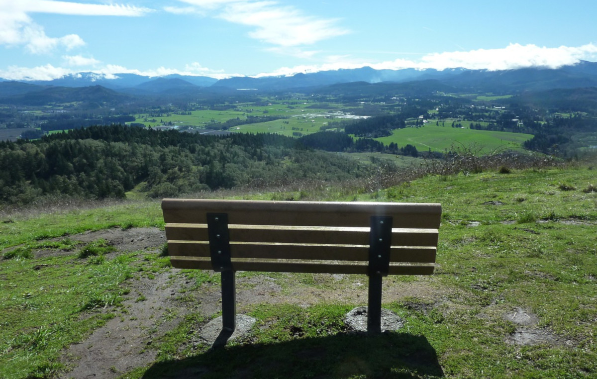 Roundtrip flight Philadelphia - Eugene for $296