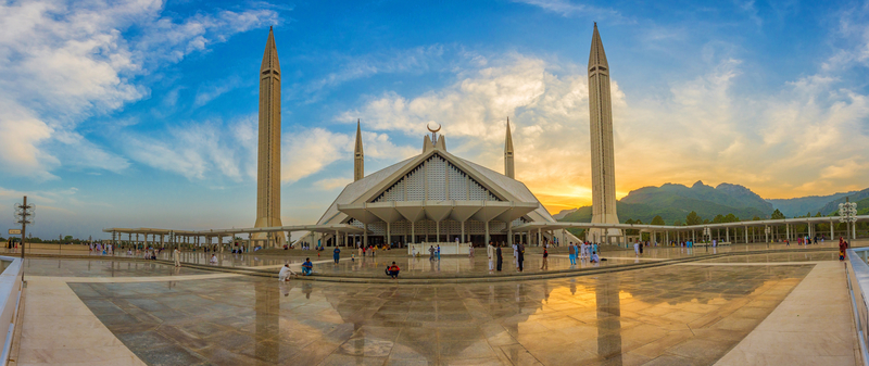 Roundtrip flight Montreal - Islamabad for $727 in October