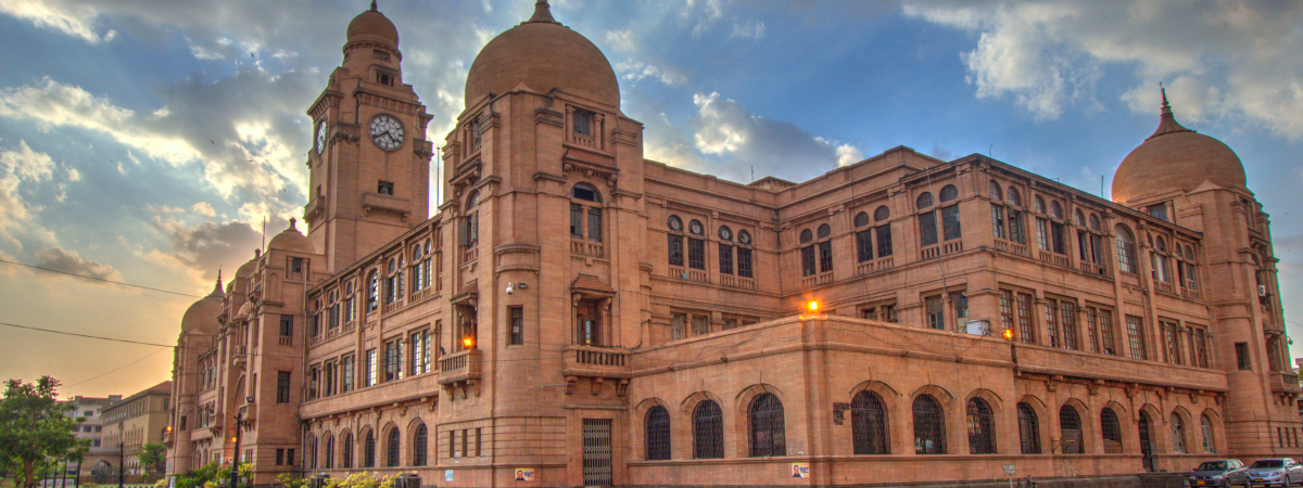 Roundtrip flight Toronto - Karachi for $723