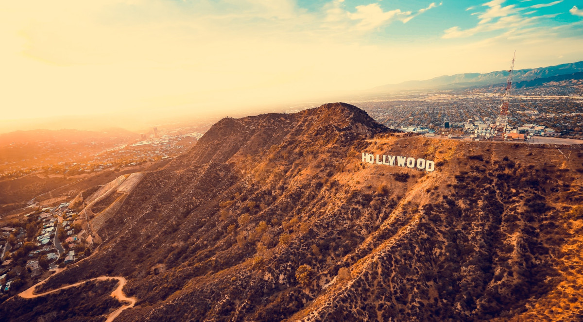 Roundtrip flight Vancouver - Los Angeles for $117