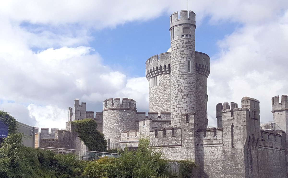 Roundtrip flight Ottawa - Cork for $828