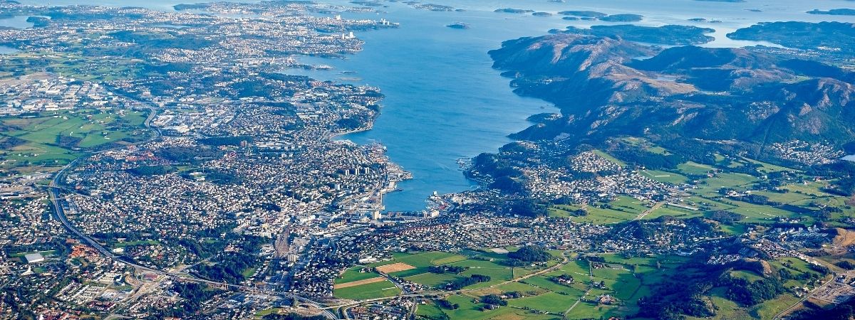 Roundtrip flight Los Angeles - Stavanger for $458