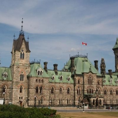 Edmonton to Ottawa flights