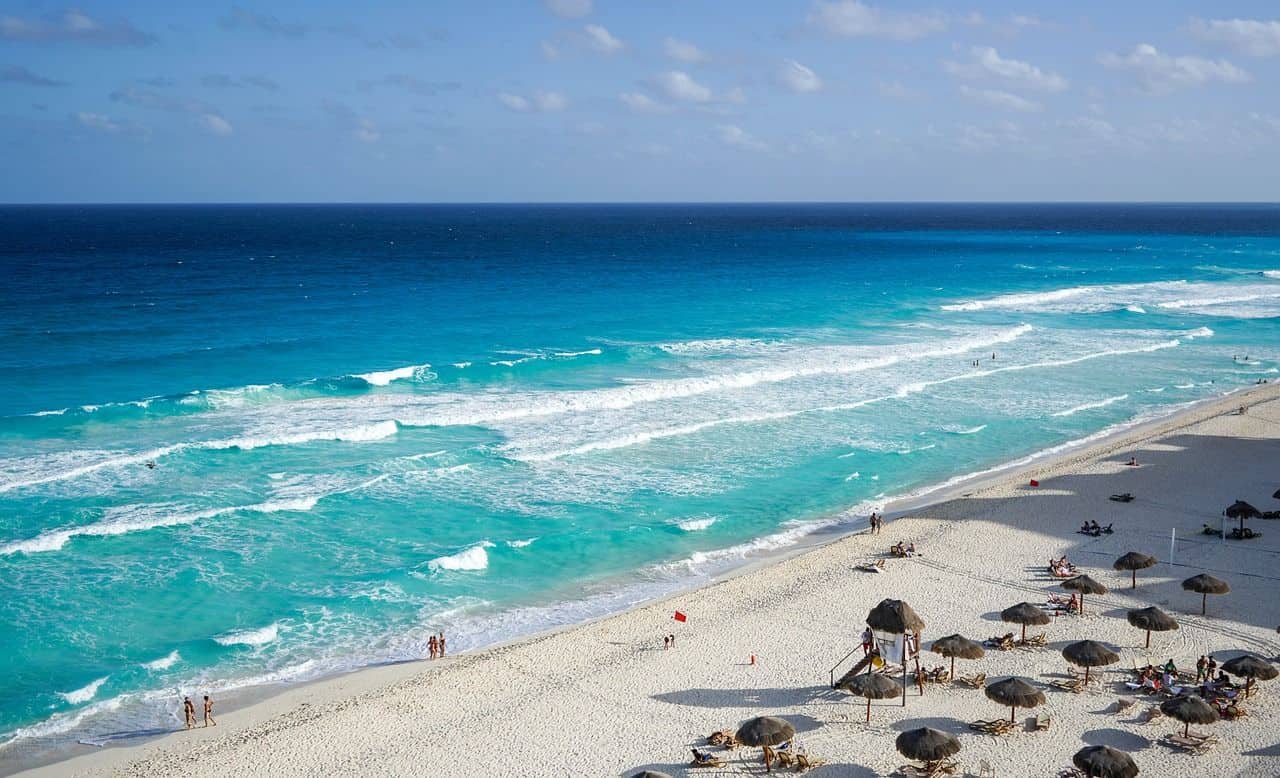 You are currently viewing Cancún veut vous payer 10 000$ par mois pour être en vacances là-bas à temps plein