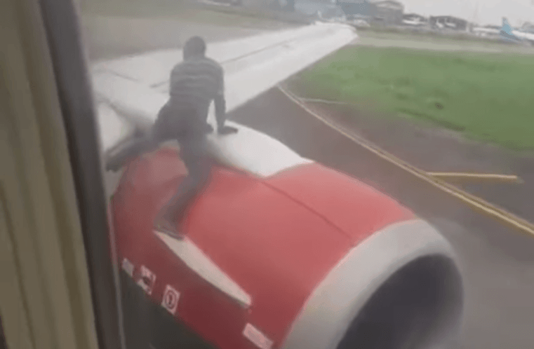 You are currently viewing 2 Videos Showing How NOT To Board A Plane
