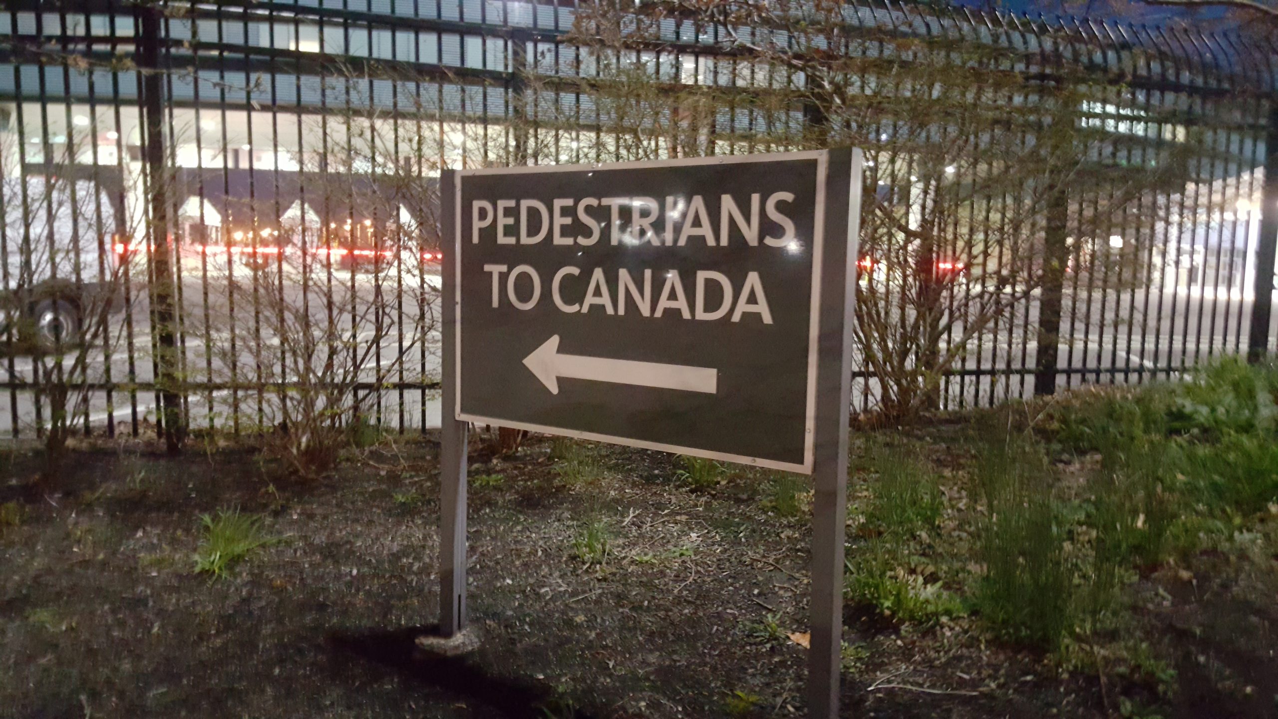 You are currently viewing L’entrée au Canada par la frontière terrestre sans quarantaine à l’hôtel: guide ultime