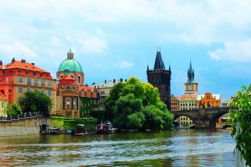 You are currently viewing 3 reasons to visit Prague (and 5 things to do on your getaway in Czechia)