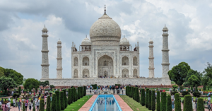 Read more about the article 10+ photos of my visit to the famous Taj Mahal in India this summer