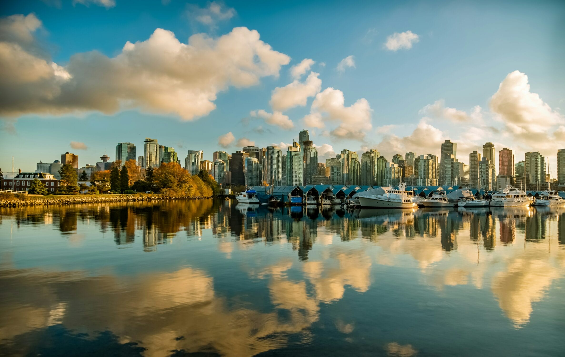 You are currently viewing 14 must-see places in Vancouver recommended by a local