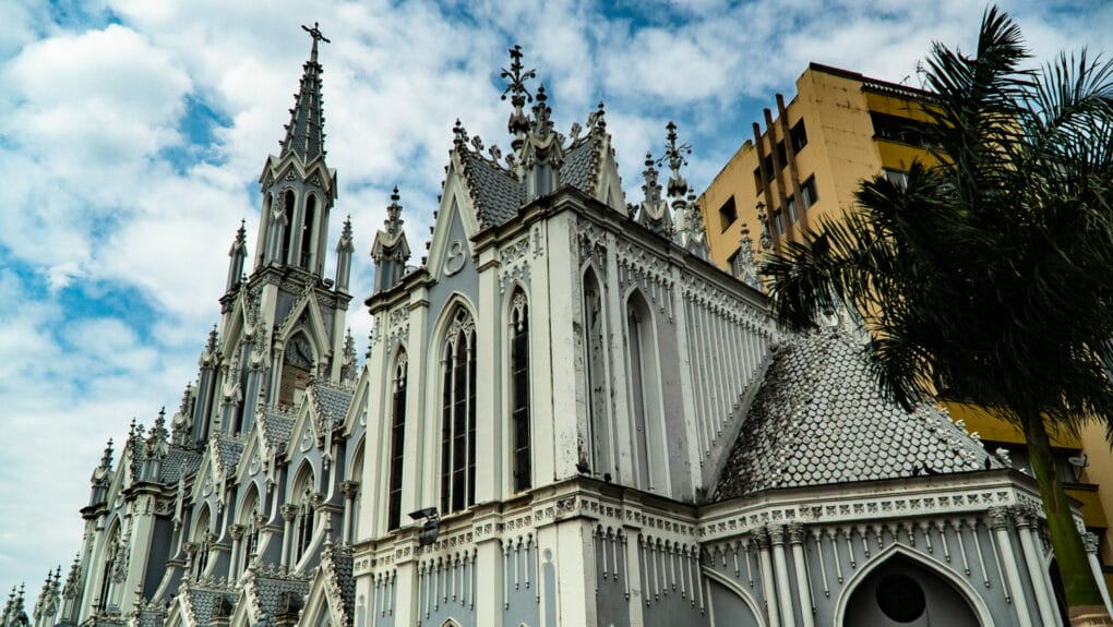 iglesia-ermanita-cali-colombia