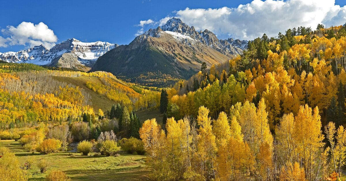 You are currently viewing 5 astuces pour atteindre les exigences de dépenses minimums (et débloquer des primes de bienvenue de cartes de crédit)